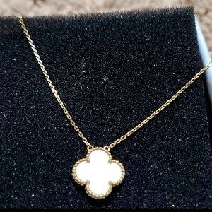 Vintage Alhambra white pearl necklace.